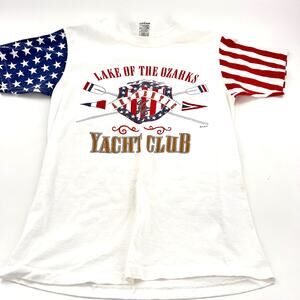Vintage graphic tee US Flag sleeves Lake of the Ozark's Yacht Club 100% cotton M